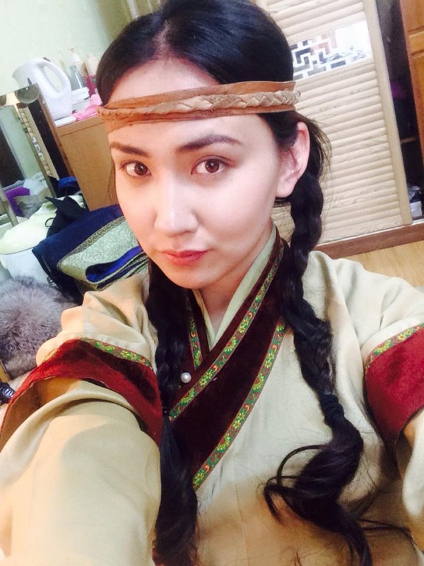 Ганц хүний жүжгийн анхдугаар уралдаанд түрүүлсэн Б.Одгэрэл